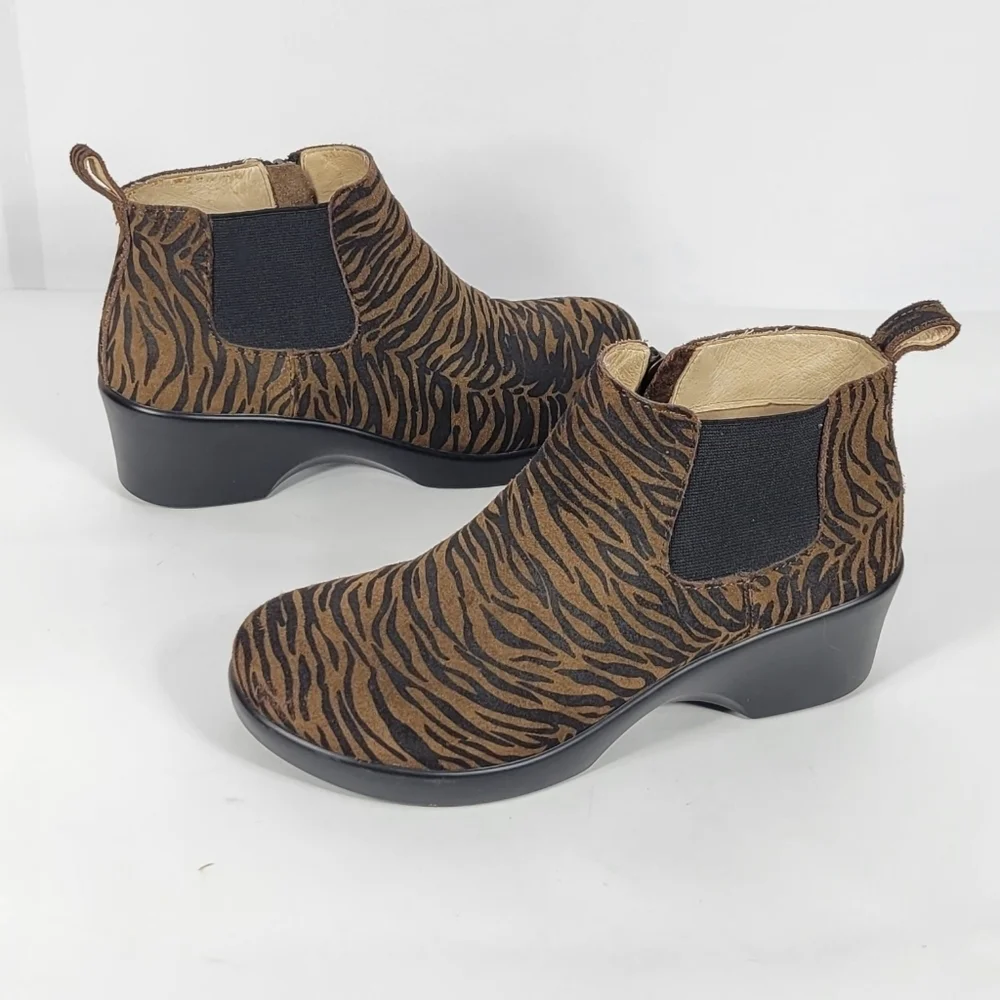 Alegria Zebra Pattern Ankle Boots #786 Size EU 38 (US 8-8.5)